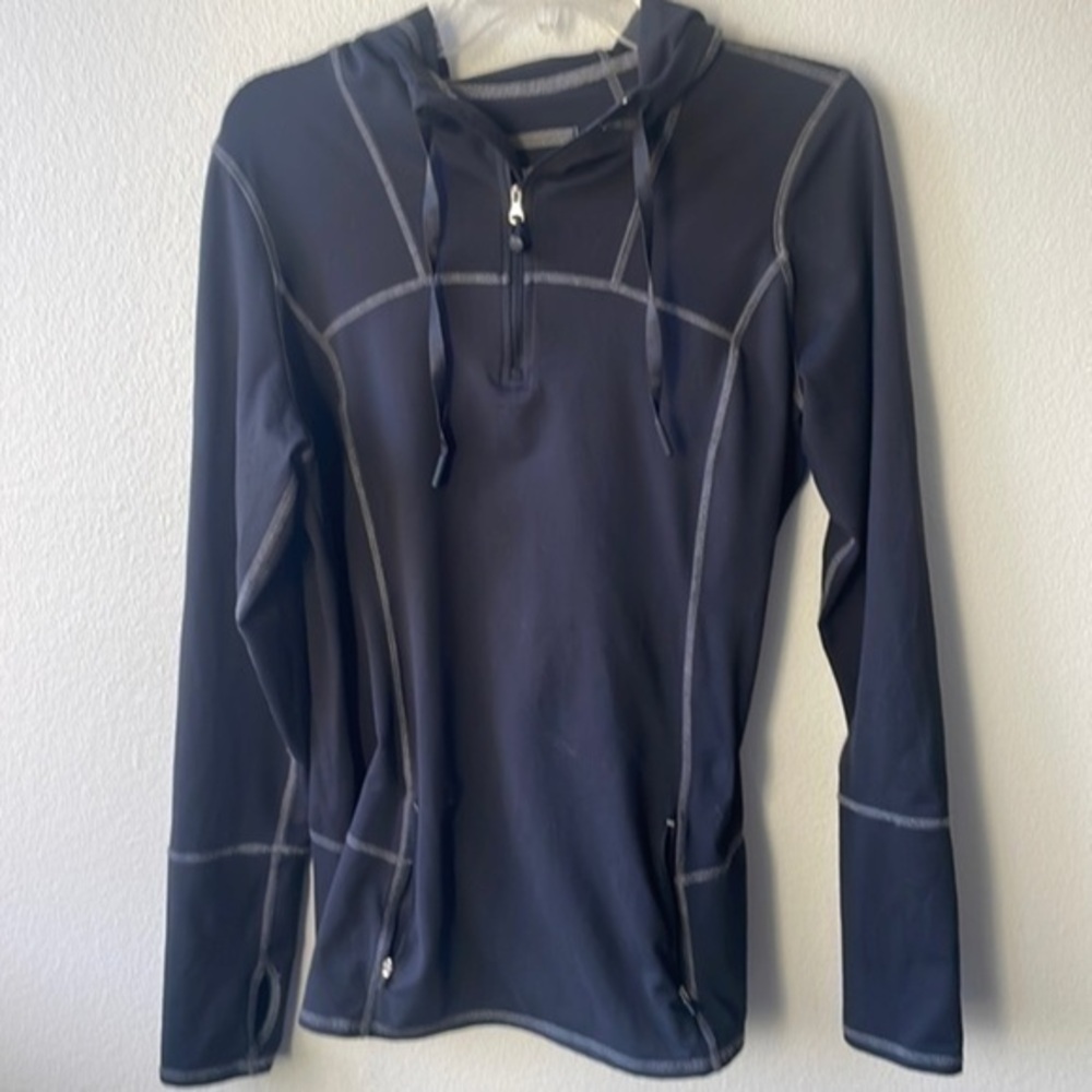 Kirkland Signature top workout size Large black athletic hooded top
